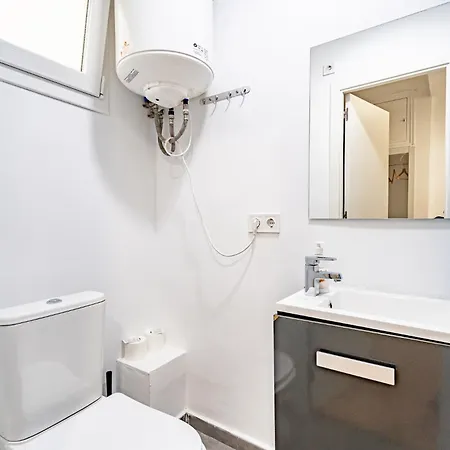 Versus Guest house *