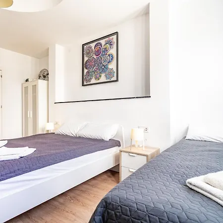 Casa de hóspedes Versus *