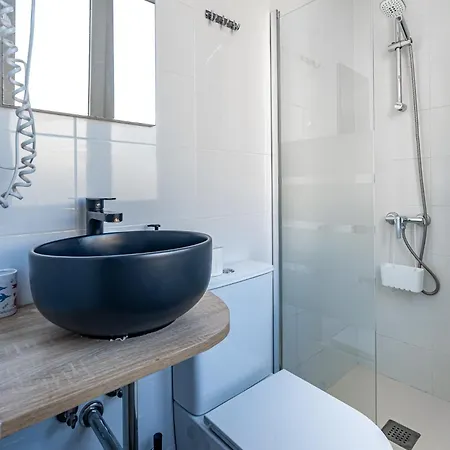 Casa de hóspedes Versus *